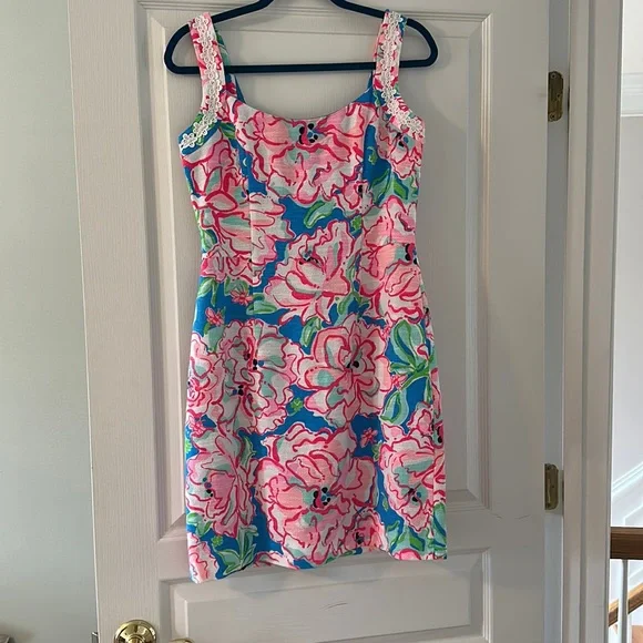 Lilly Pulitzer Nienne Dress Flutter Blue Lucky Charm Sheath Strap Floral Pink 6 - Picture 1 of 3